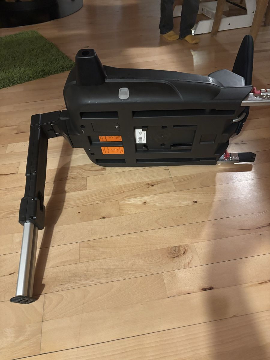 Seggiolini per auto: Avionaut Pixel Kindersitz mit Isofix Station – Usato da Worb venduto da Leschinski 4