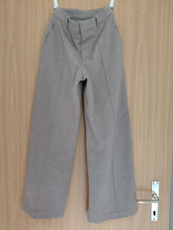 UNIQLO Beige Trousers 
