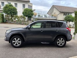Toyota RAV4 SUV grau Fahrzeug gebraucht guter Zustand