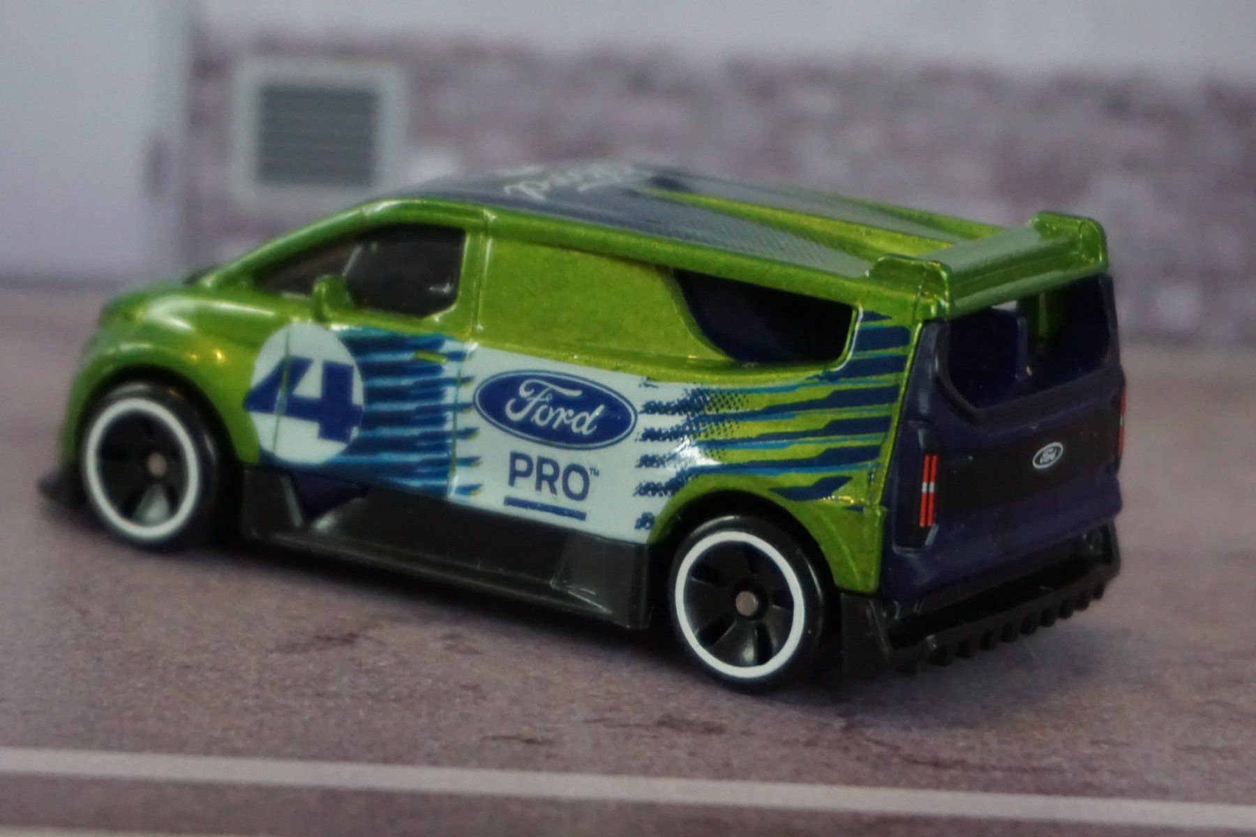 Hot Wheels Modellini d'auto: HotWheels Ford Super Van 4 COOL !!!!!!!!!!!!!!!!!! – Usato da Reiden venduto da Doppeldecker69 1