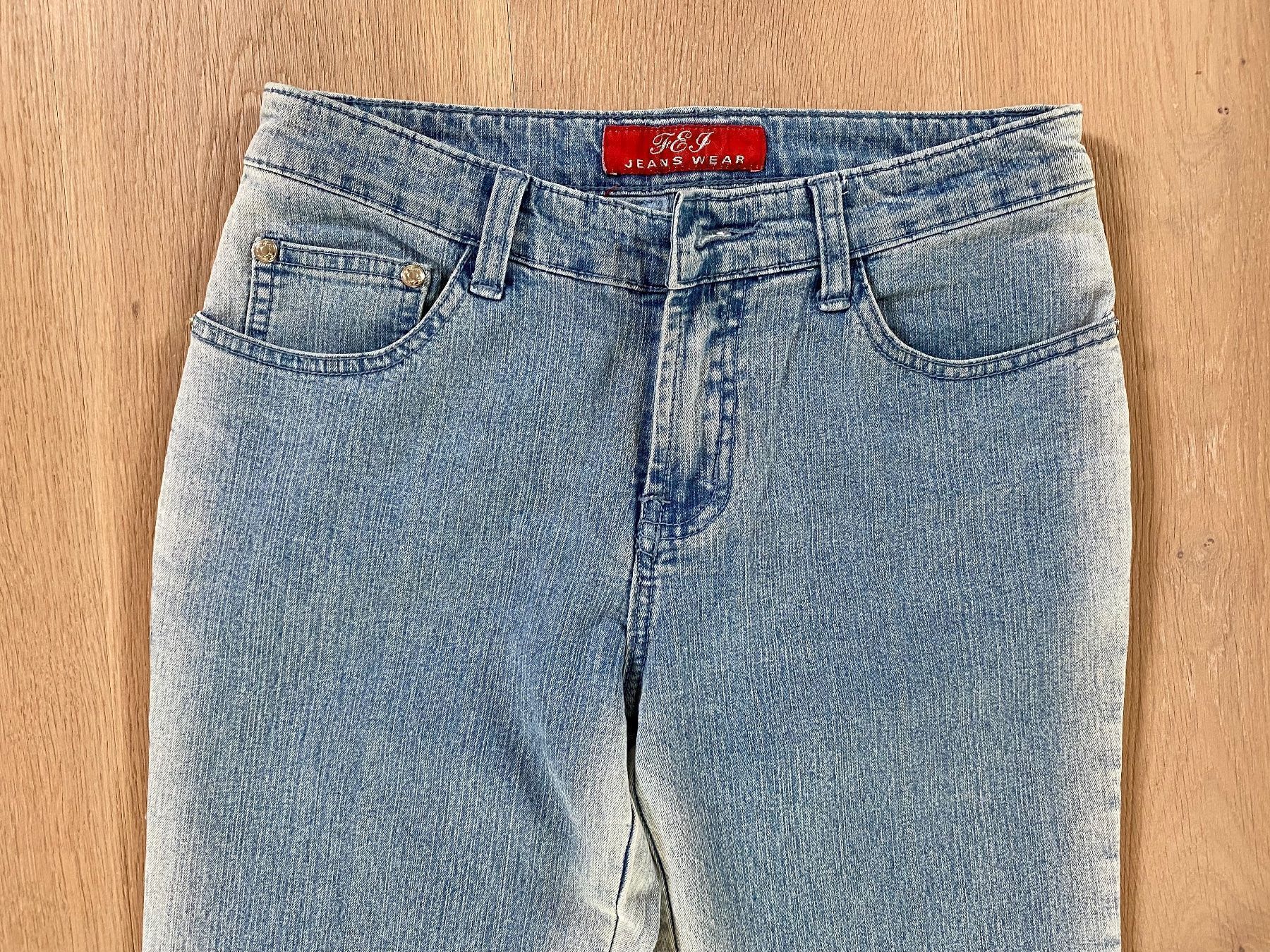 Jeans: Coole hellblaue Jeans Grösse 27 = S – Usato da Winkel venduto da Flyhy2020 1
