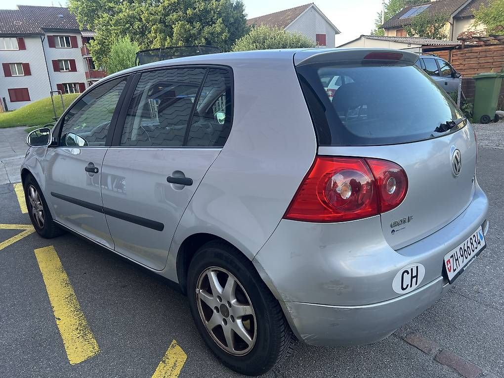 Autos: Golf 1.6 FSI  – D'occasion à Wetzikon ZH par swiss0030 1