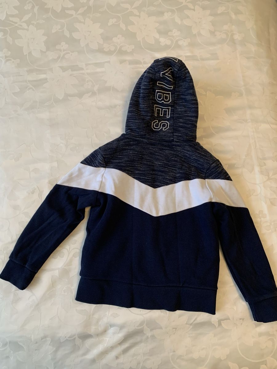 C&A Maglioni & Felpe: Pullover mit reissverschluss und kaputze  128 – Usato da Basel venduto da Pardesi84 2