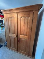 Antiker Schrank um 1900  Masse 210/148/47