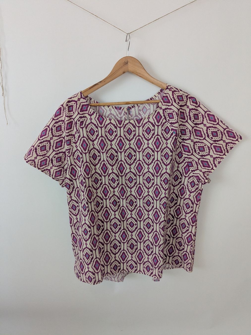 Blusen: Bluse mit Print Grösse 44-46, Baumwolle, Top – Gebraucht aus Rorschach von olg_5qq2 2
