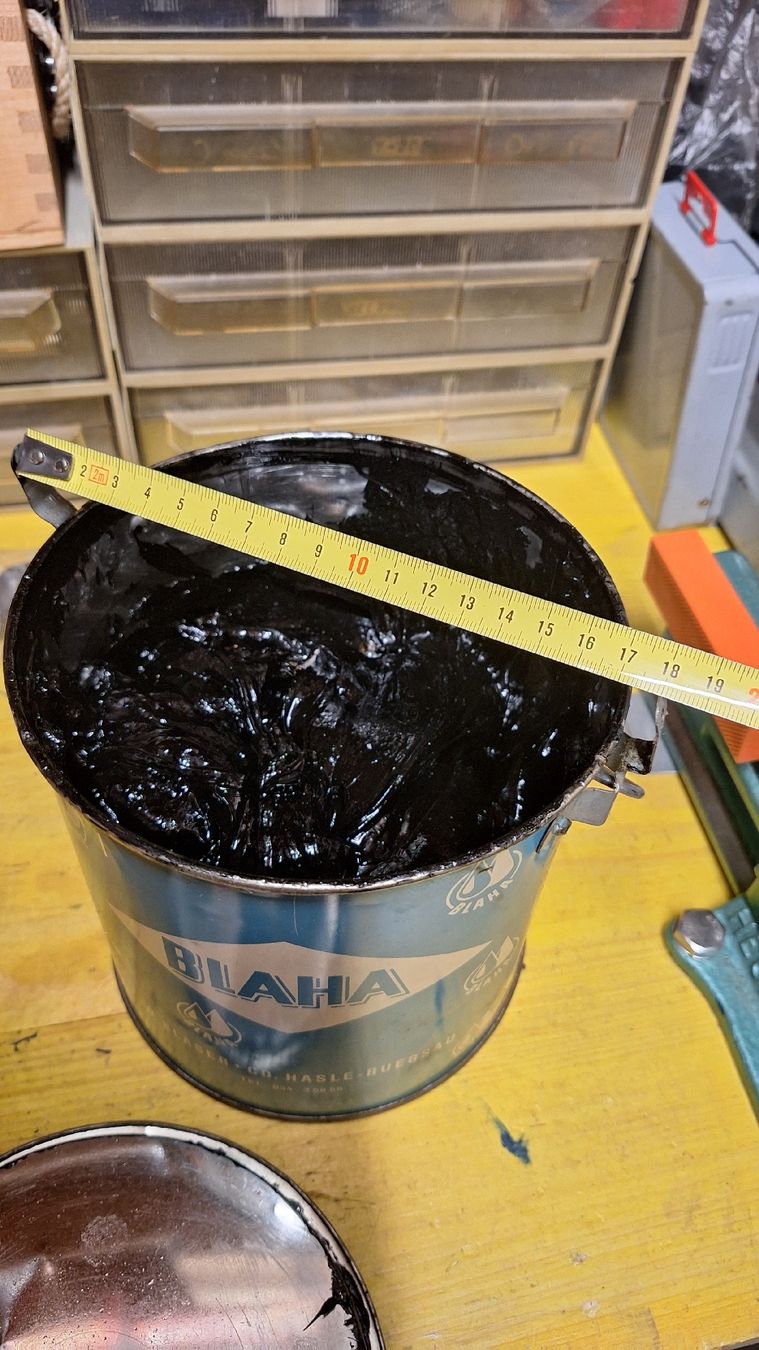Tutti gli attrezzi: Blaha Zahnradfett schwarz ca. 2 Kg – Usato da Rüfenacht BE venduto da Brunni81 2