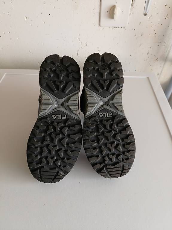 Fila Scarpe per ragazzi: Fila Winterschuhe Grösse 37 – Usato da Grossdietwil venduto da wichtel28 2
