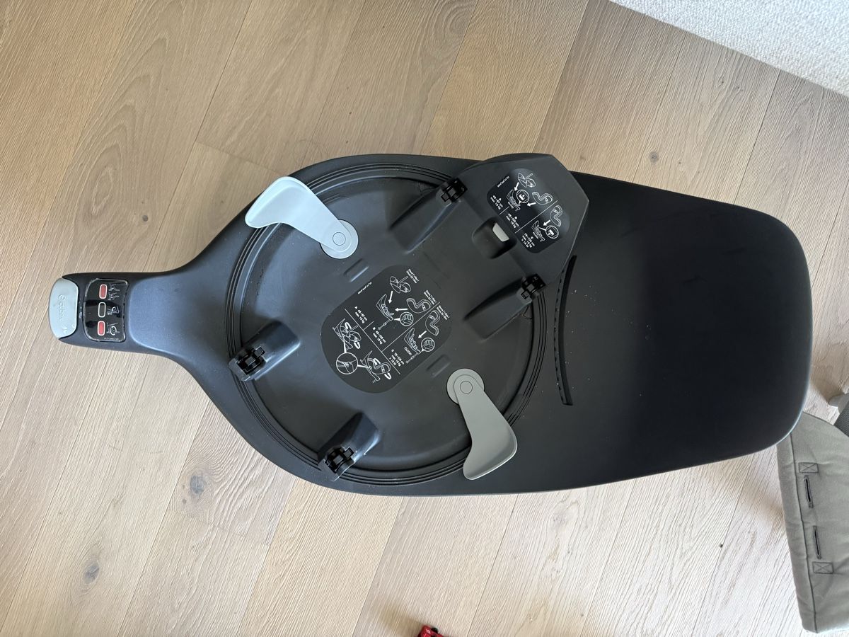 Cybex Seggiolini per auto: CYBEX Cloud T i-Size inkl. Base T – Usato da Utzigen venduto da Iopfif 2