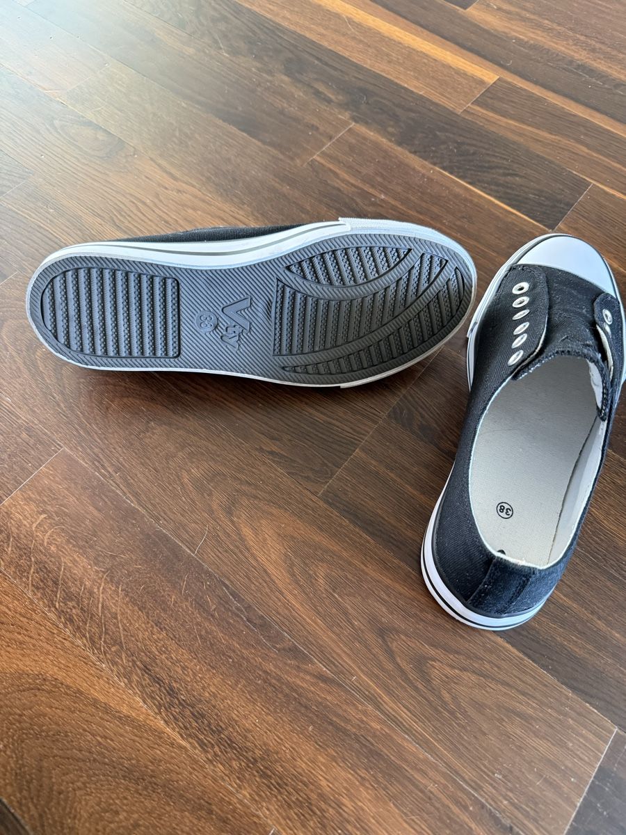 Herrenschuhe: Schwarze Sneaker Gr. 38 Vty – Gebraucht aus Frauenfeld von Lunarlilac 2
