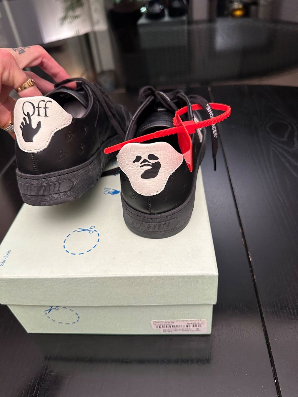 Off-White Scarpe da donna: neue Off-White Sneaker Monogramm Arrow 2.0  Gr.39.5  Np598.- – Nuovo e nell'imballaggio originale da Arlesheim venduto da NelDosSantos 3