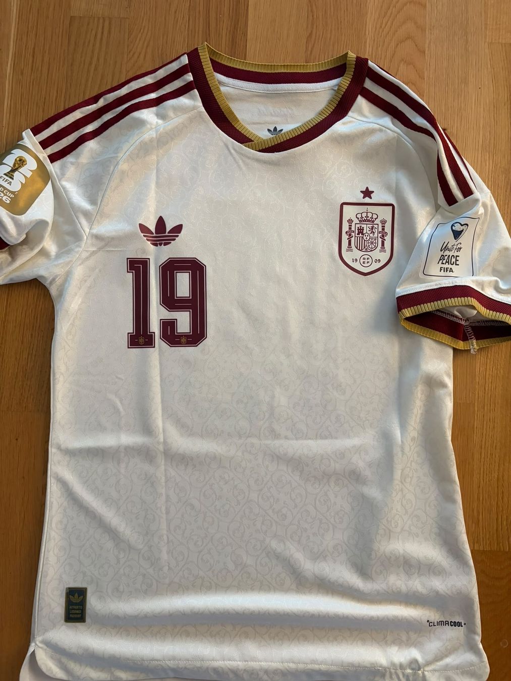 Leibchen & Hosen: Fussball Trikot Spanien  – Neu (gemäss Beschreibung) aus Zumikon von raphaels199 1