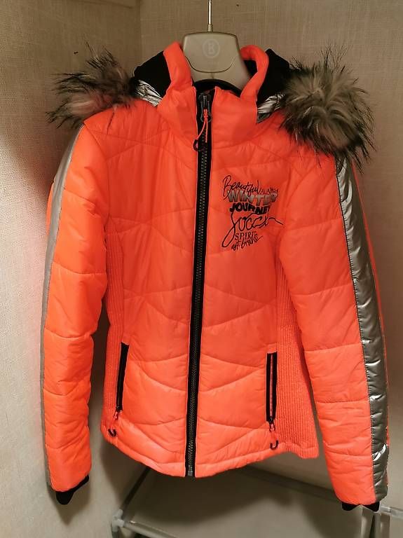 Giacche: Winterjacke SOCCX in S/36 – Usato da Egg b. Zürich venduto da Alexandra_Frei