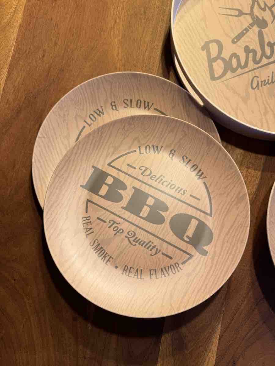 Assiettes: Teller und Tablar Barbecue – D'occasion à Benken SG par 14mtmt 3