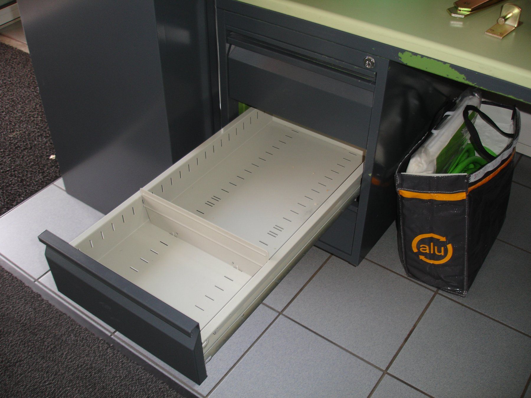 Lista Schreibtische: Lista Pult – Gebraucht aus Amriswil von lindenmannkia 2