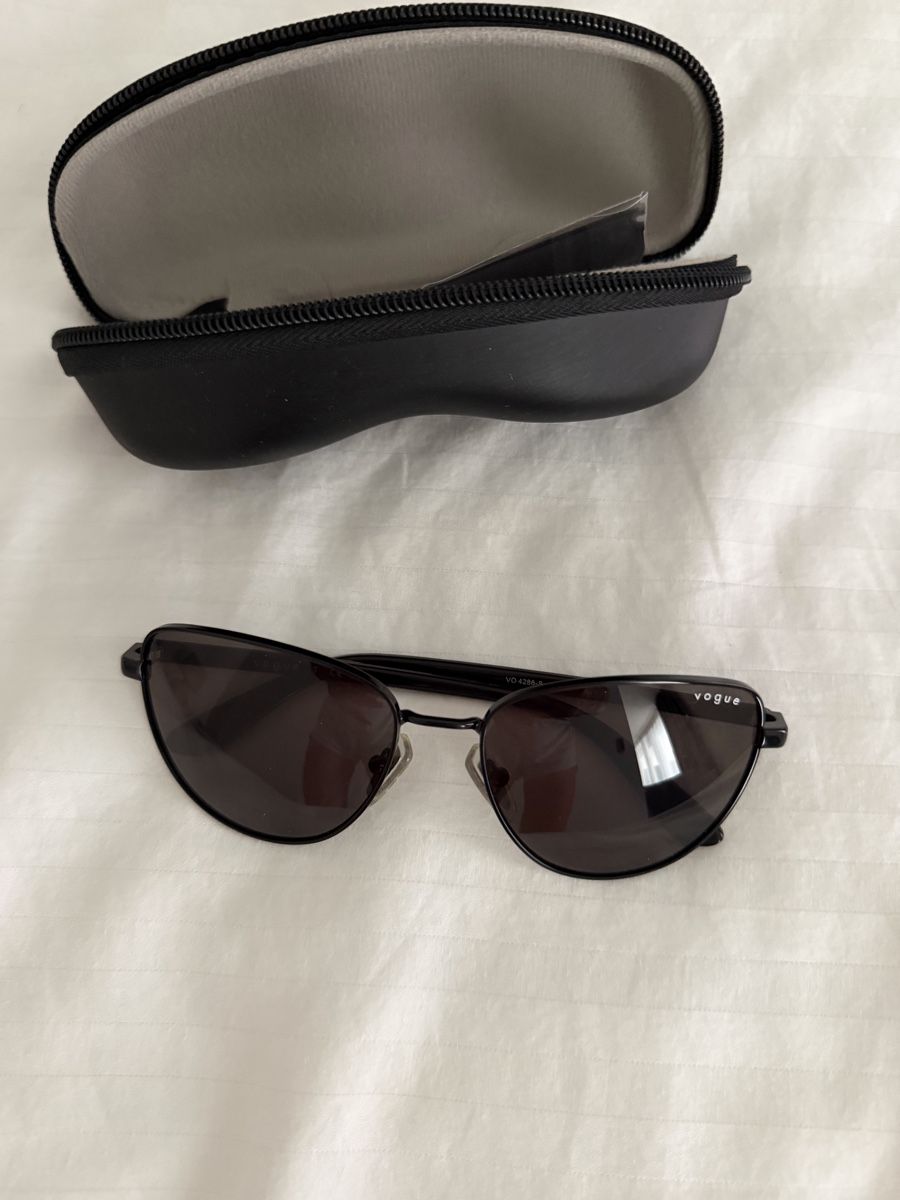 Vogue Brillen & Gläser: Vogue Sunglasses with Case Dark Grey – Neu (gemäss Beschreibung) aus Zürich von bel_qg6g 8