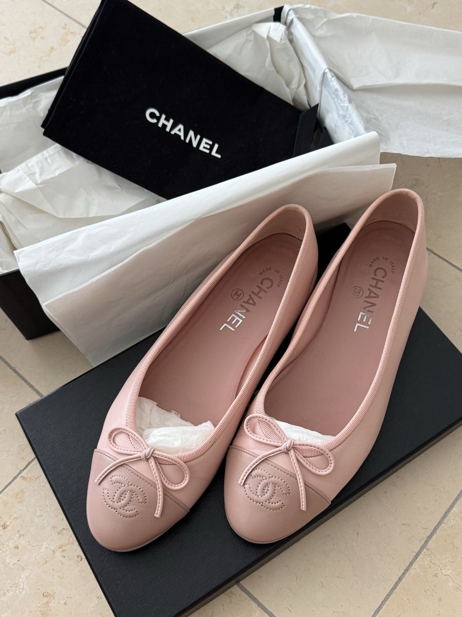 Chanel Scarpe da donna: Chanel Ballerina rosa Gr 39 Full Set – Usato da Wädenswil venduto da Isa_belle28