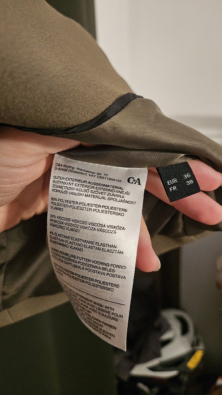 C&A Completi, tute sportive e funzionali: Blazer in Olive – Nuovo (secondo la descrizione) da Schmerikon venduto da kle_mc5s 2