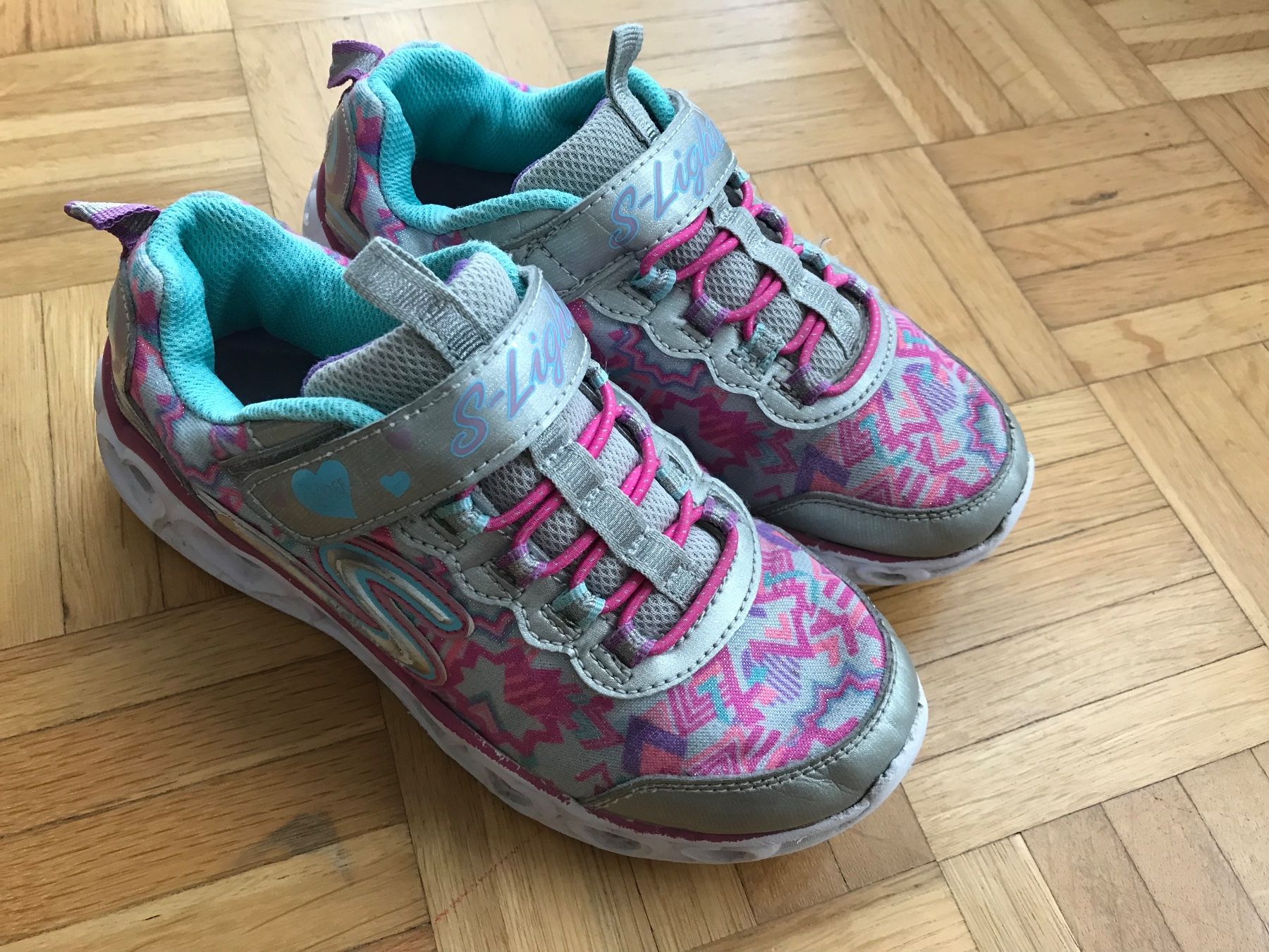 Skechers Scarpe per ragazze: Turnschuhe von Skechers Grösse 33 – Usato da Emmenbrücke venduto da Hathor123