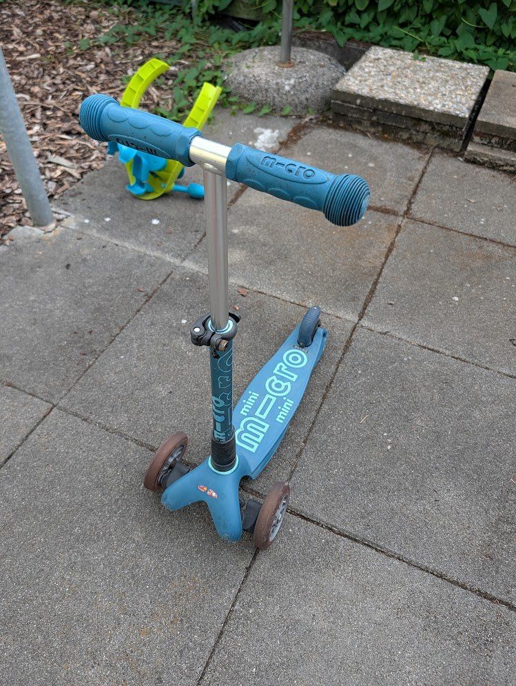 Micro Kickboard: Mini Micro Deluxe Scooter / Trottinette – Usato da Sugiez venduto da nunorbatista