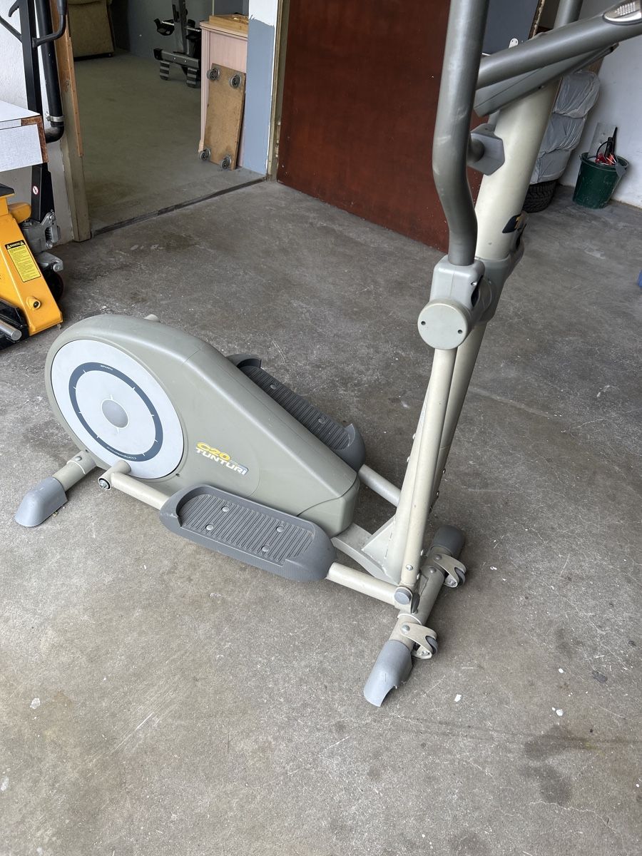 Tunturi Hometrainer: Tunturi C20 Ellipsentrainer Crosstrainer Heimtrainer – Usato da Madiswil venduto da Bilranis1071 1