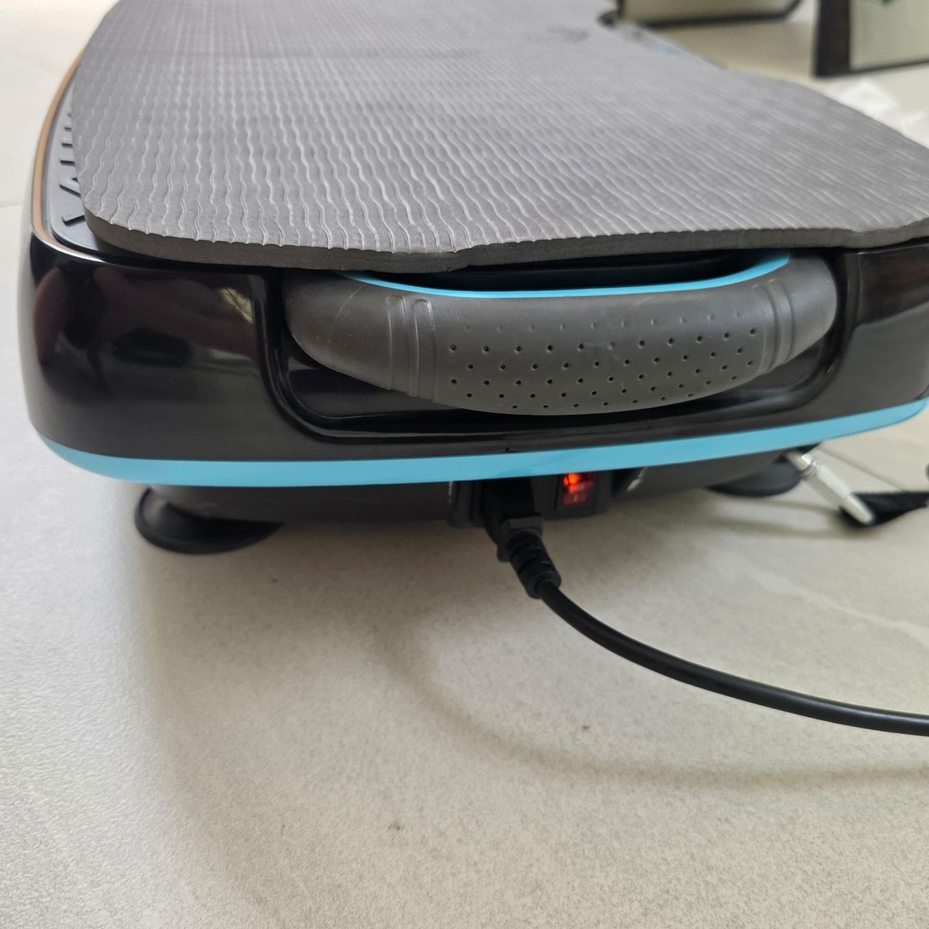 Hometrainer: Crivit Vibrationsplatte / Power Plate mit Zubehör – Usato da Rheinsulz venduto da Dred 2