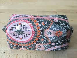 Tasche / Necessaire / Kosmetiktasche / Etui, neue Handarbeit