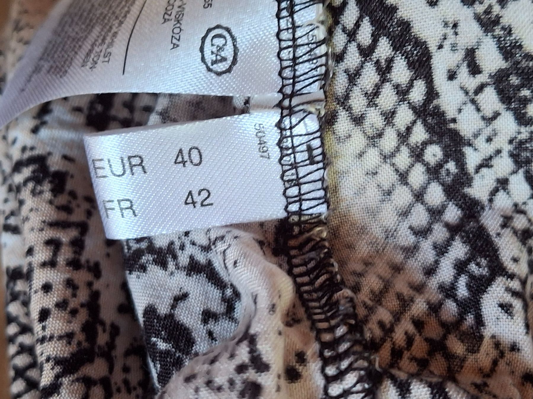 C&A Robes: Robe imprimé reptile taille 40 marque C&A – D'occasion à Villiers par san_jn5w 5