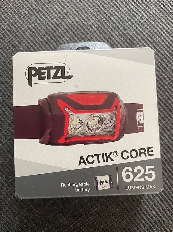 Lampade: Stirnlampe PETZEL Actik Core 625 Lumens max – Usato da Lenzerheide/Lai venduto da didi_84