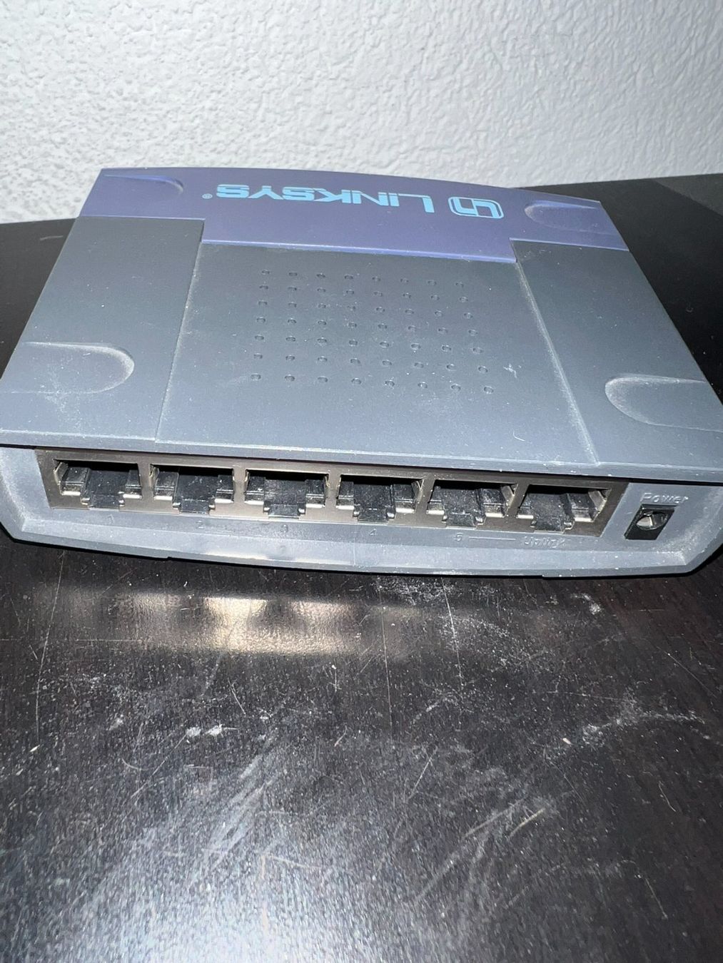 Hub & Switch: Linksys EtherFast EZXS55W 5-Port Switch 10/100 – Usato da Volketswil venduto da Lootington_Post 3