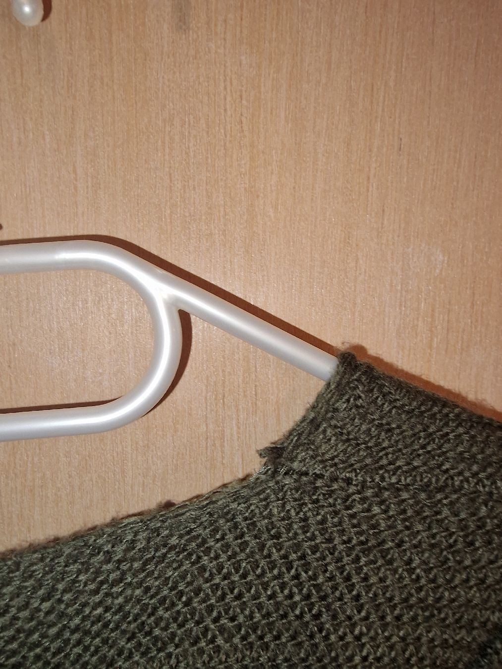 Giacche: Damen Strickjacke, Khaki mit Streifen – Difettoso da Winterthur venduto da Winti1993 2