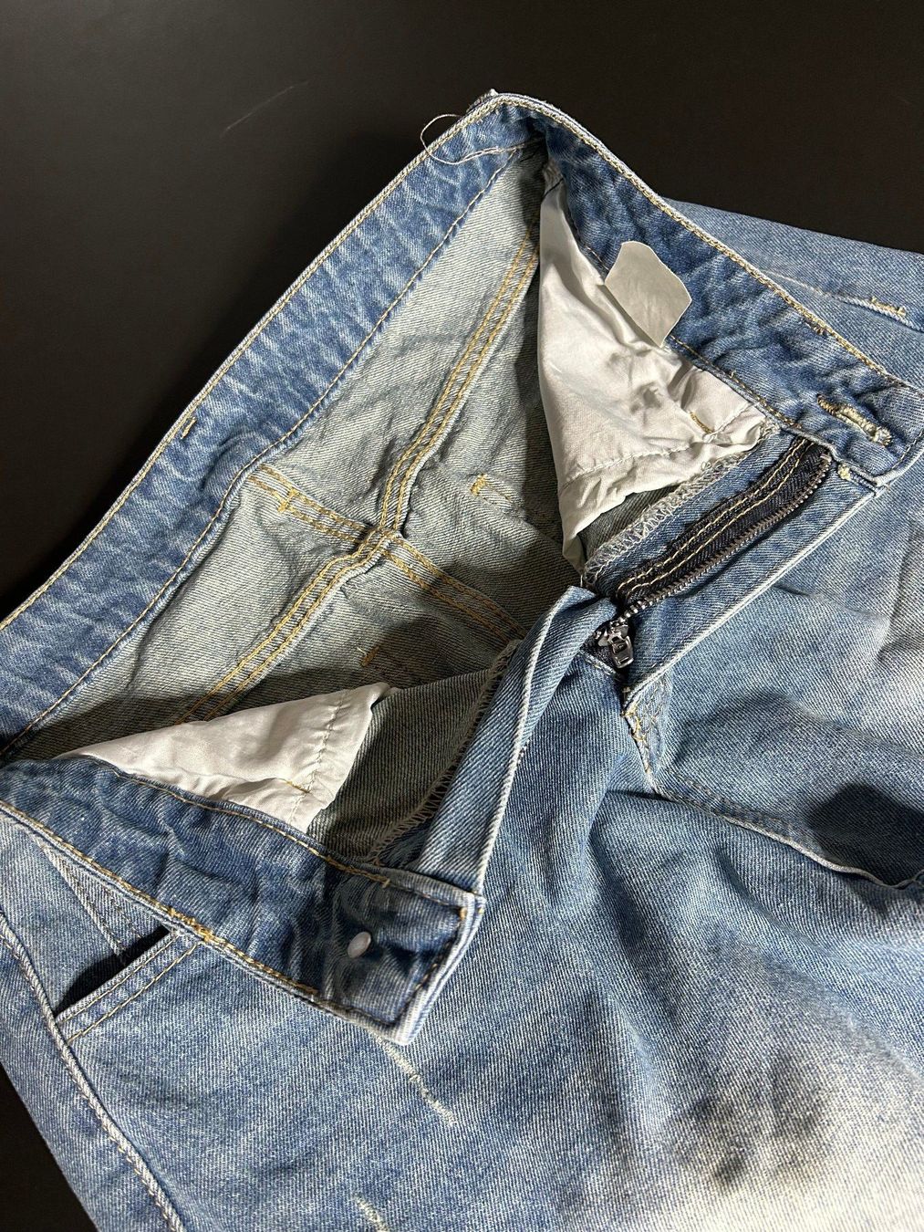 Jeans: Used-Look Jeans (Gr. S) – Usato da Dietlikon venduto da Mankai 3