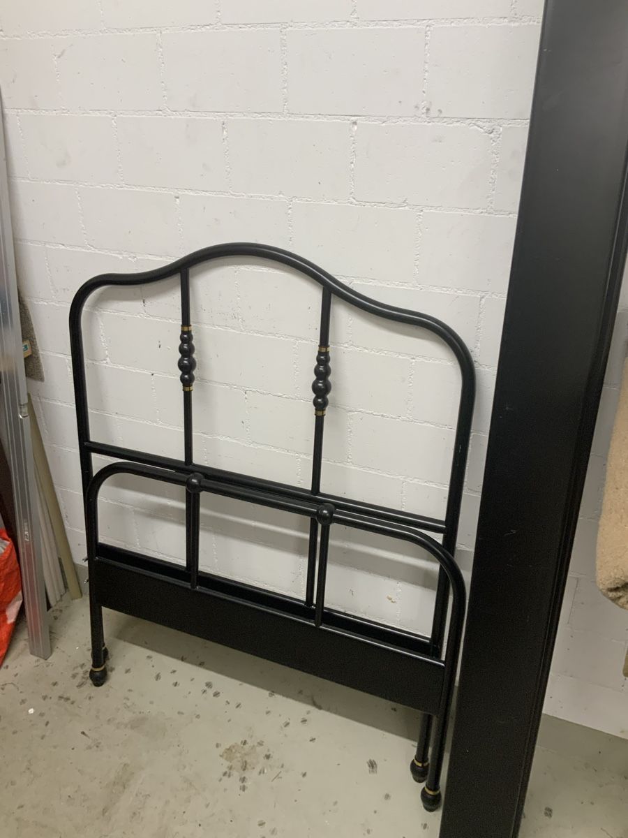 Ikea Betten: Einzelbett Metall von Ikea – Gebraucht aus Neftenbach von roberts64
