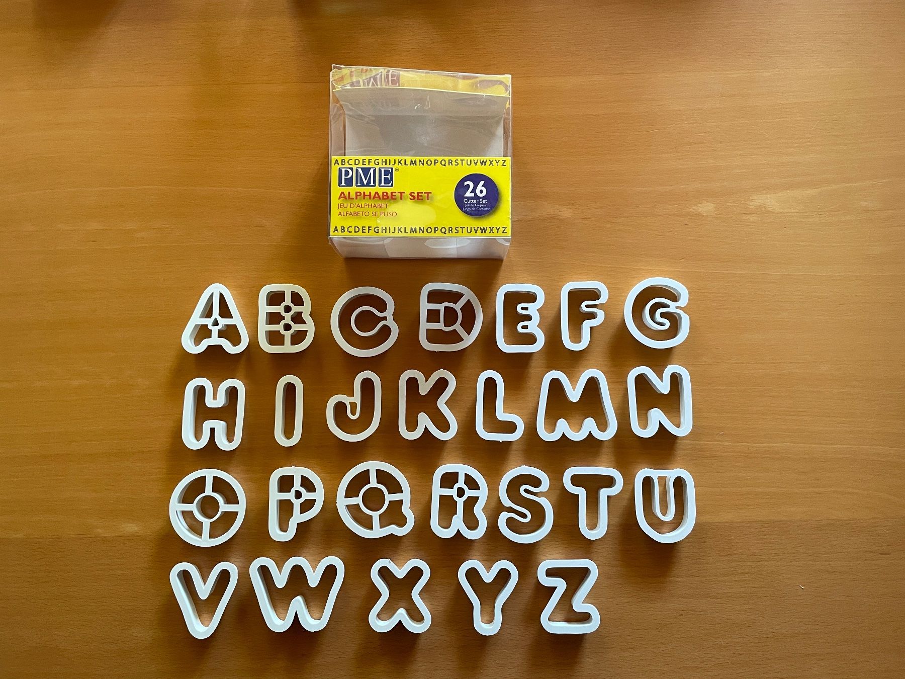 Backformen: Alphabet und Buchstaben Ausstechformen – Gebraucht aus Rickenbach BL von Morlog