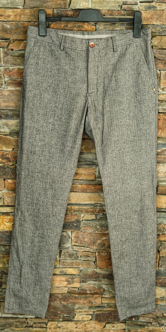 Massimo Dutti Pantaloni: Hose Herren MASSIMO DUTTI Gr. 44 grau – Nuovo (secondo la descrizione) da Wohlen AG venduto da Exitburn