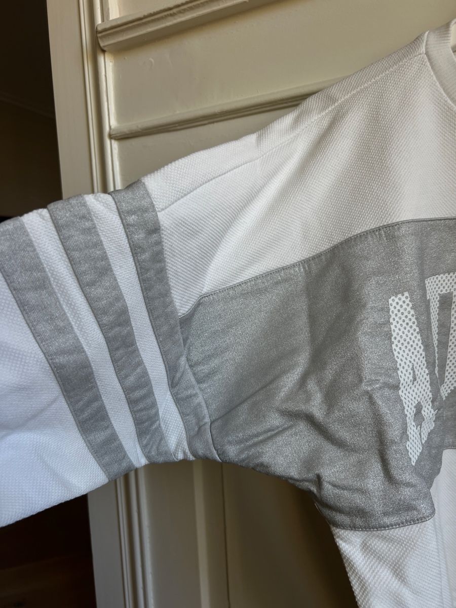 Adidas Maglioni & Felpe: Adidas Sweater in White with Silver Details – Usato da Zürich venduto da Mirouch 2