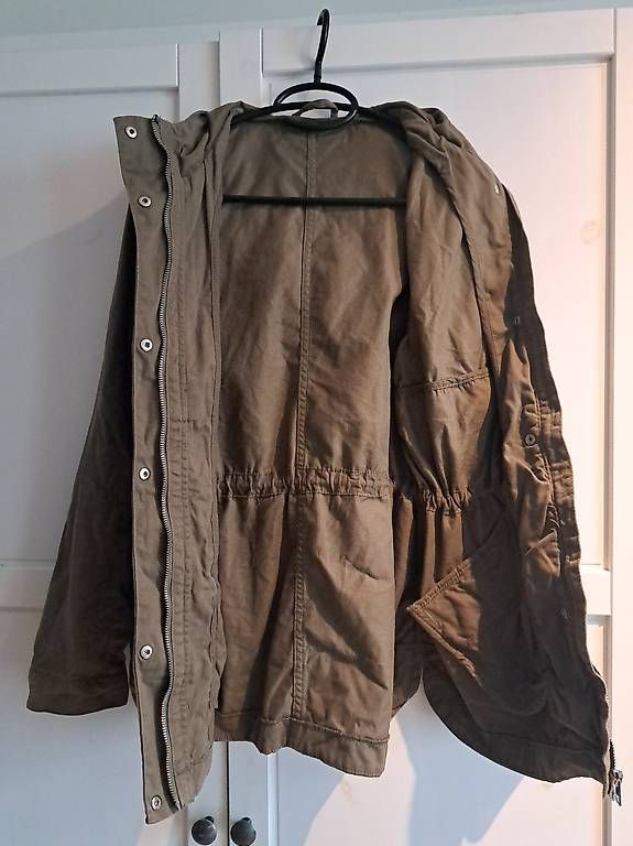 H&M Vestes: Dünne olivefarbene Jacke in Grösse S – D'occasion à Schmerikon par Nicole0120 2