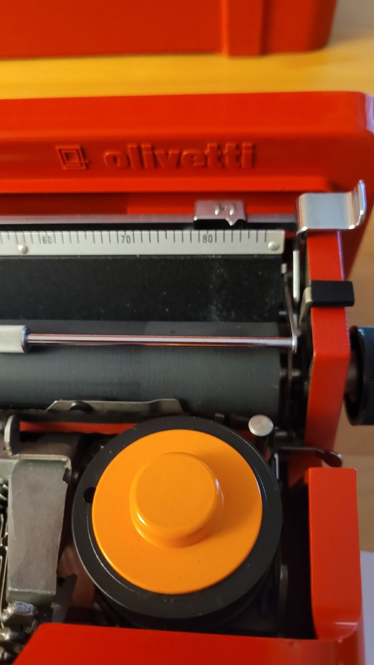 Olivetti Macchine da scrivere: OLIVETTI * VALENTINE * red Schreibmaschine 1969 – Usato da Gränichen venduto da Thesi123456 8