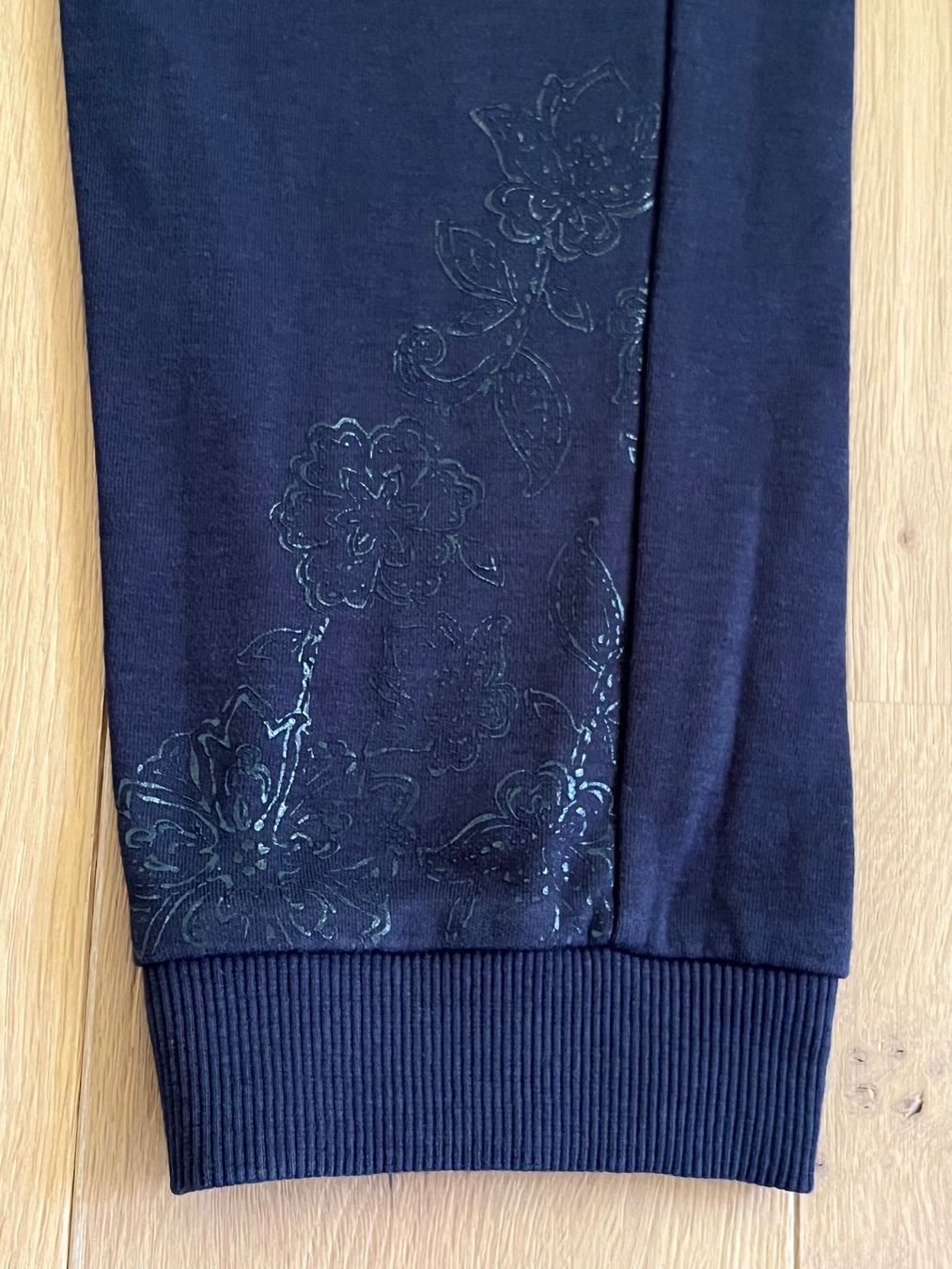 Freddy Pantaloni: Freddy, leichte Trainerhose Damen, Gr. S – Usato da St. Moritz venduto da 7000marie 4