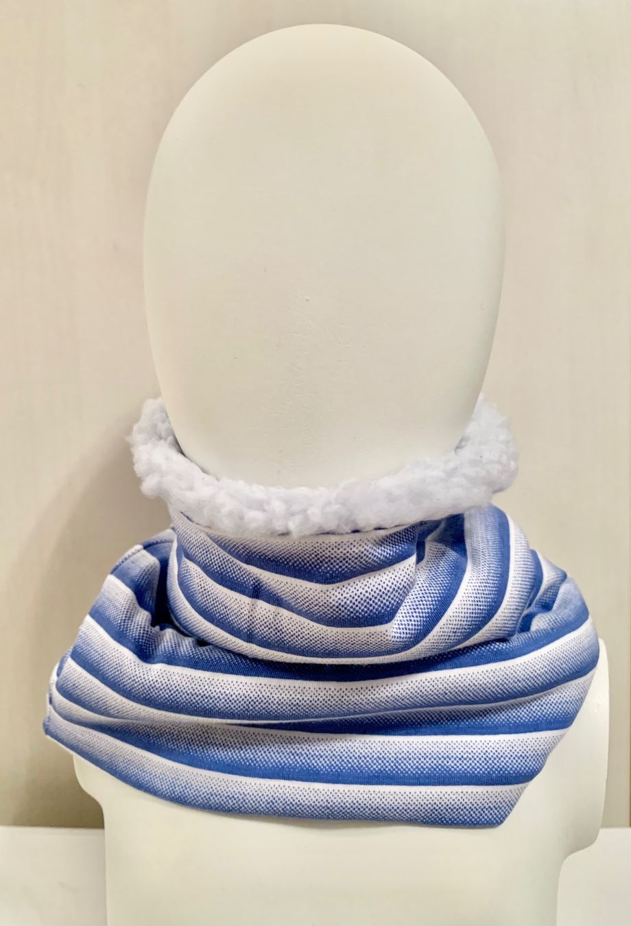Altro abbigliamento per bambino: HANDMADE Schlauchschal weiss-blau wendbar – Nuovo e nell'imballaggio originale da Emmenbrücke venduto da swissmade-miracles 3