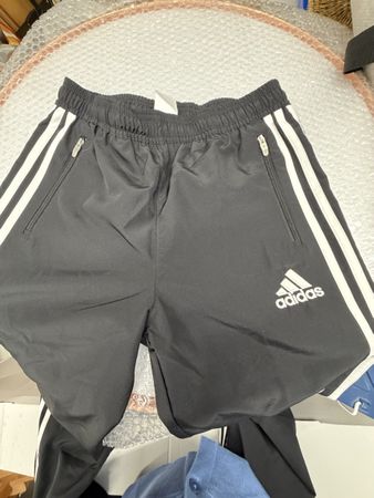 Adidas Trainingshose mit Reissverschluss, Grösse Boys XL