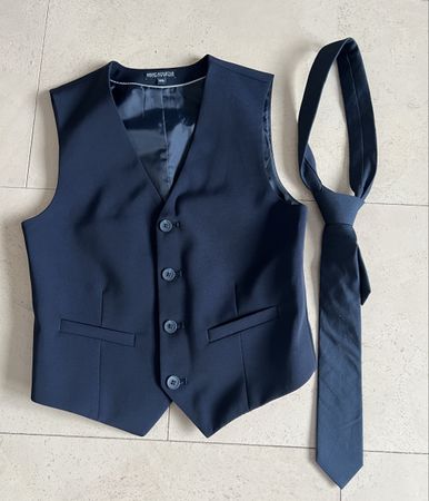 Festliches Gilet und Krawatte
