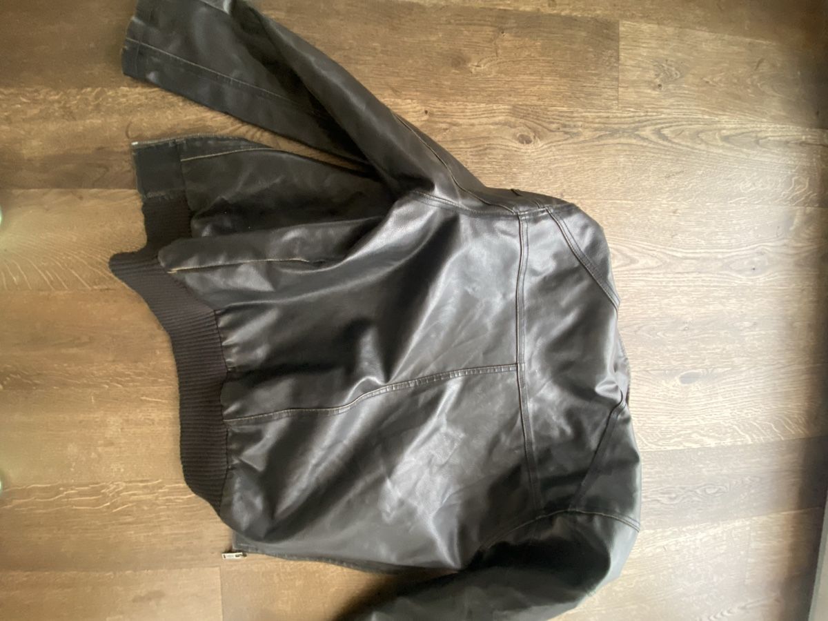 Guess Jacken: Coole GUESS Lederjacke, Grösse L – Gebraucht aus Immensee von AutoTrader24 6