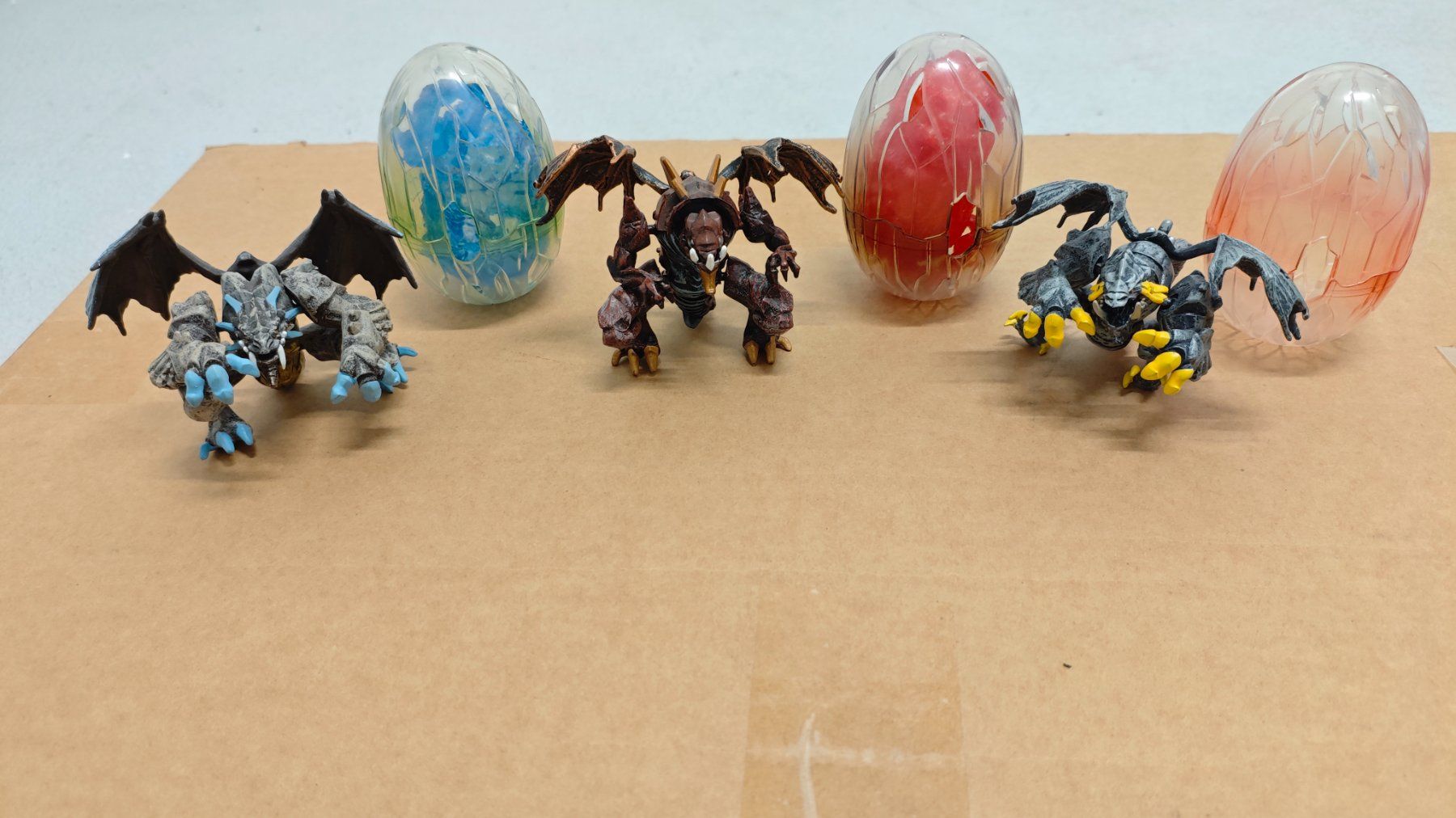 Statuette: 3 Mini Drachen + Drachen Eier – Usato da Felben-Wellhausen venduto da NinePixel