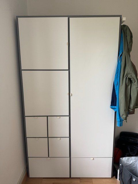 Ikea Schränke: Kleiderschrank, grau/weiss – Gebraucht aus Ostermundigen von sachankauf