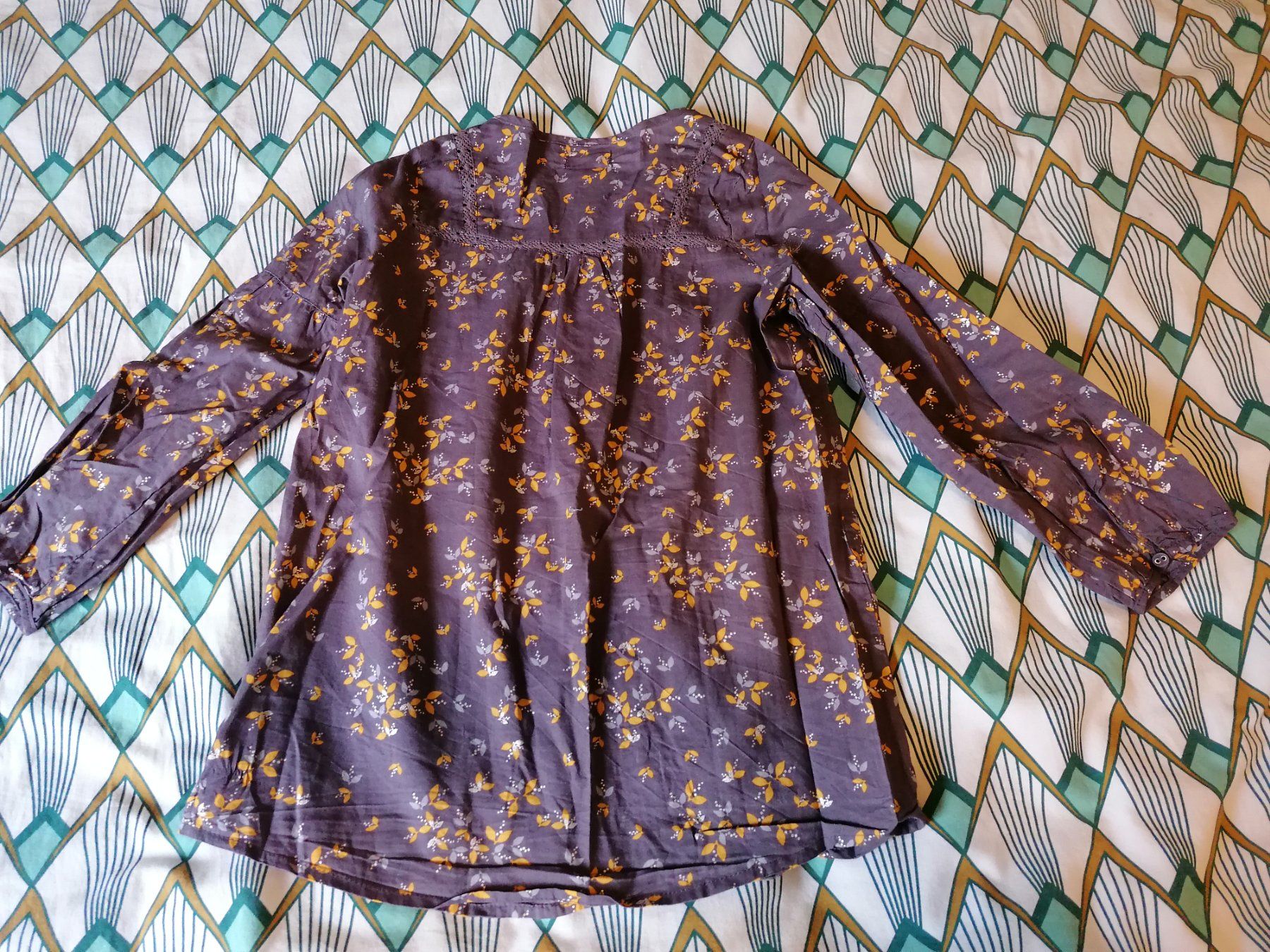 Camicette, T-shirt & Top: Chemise, blouse, top,haut – Usato da Montcherand venduto da petiteoune75