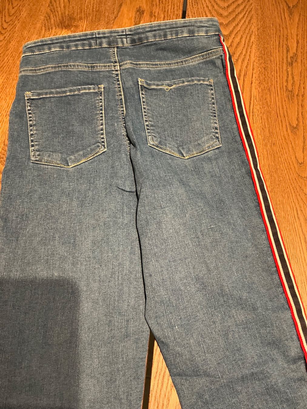 Jeans: Damen Jeans Hose mit Streifen – Usato da Würenlos venduto da Tina48 1