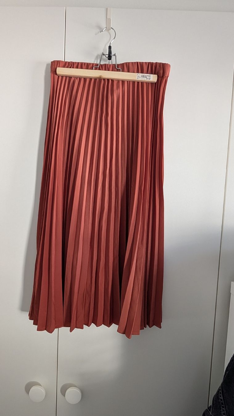 Gonne: Jupe plissée boutonnée corail – Usato da La Conversion venduto da deborah22 2