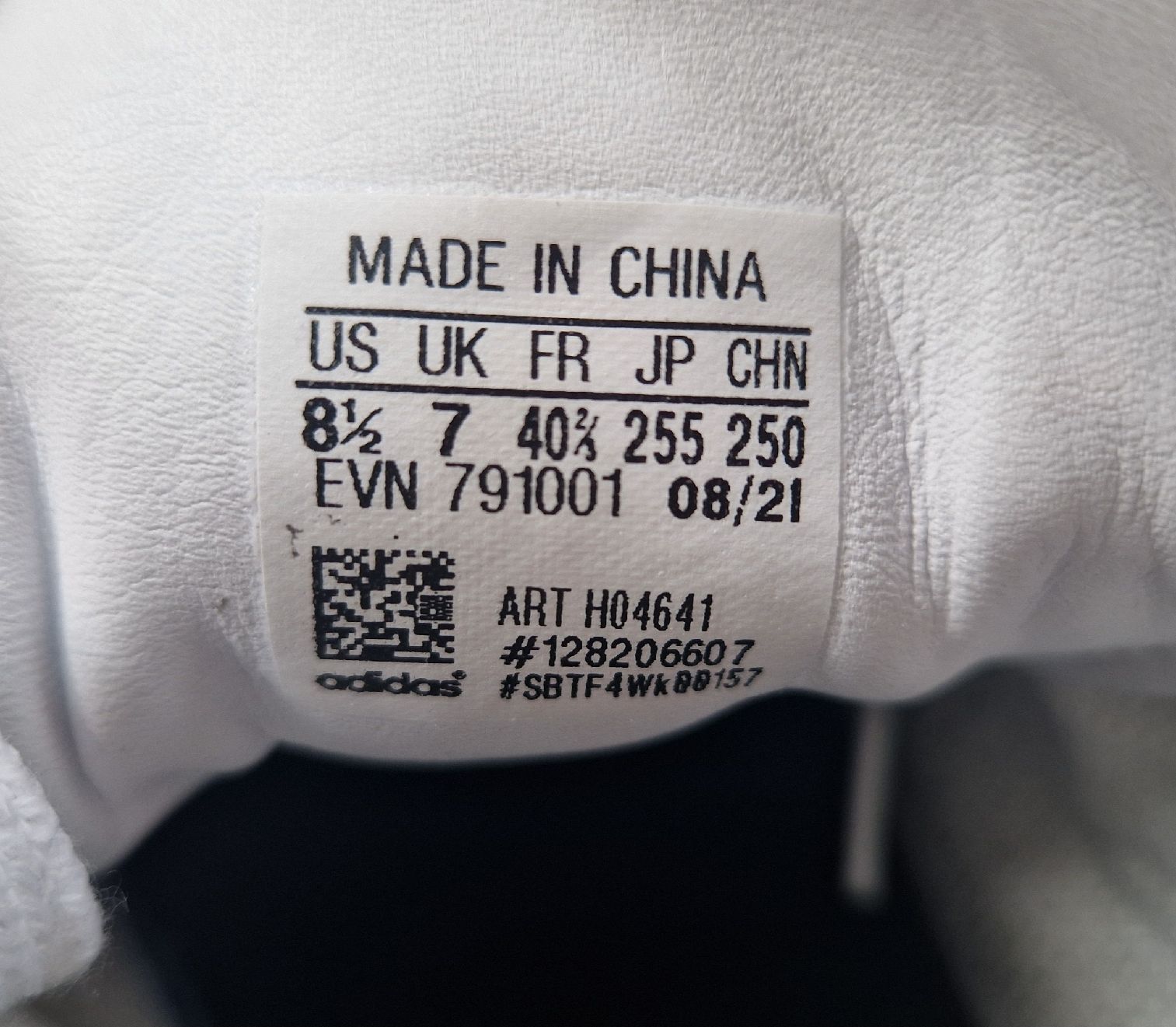 Adidas Scarpe da uomo: Adidas Sneaker Weiss Schwarz Grösse 40.5  – Usato da Frutigen venduto da zurbrueggli 1