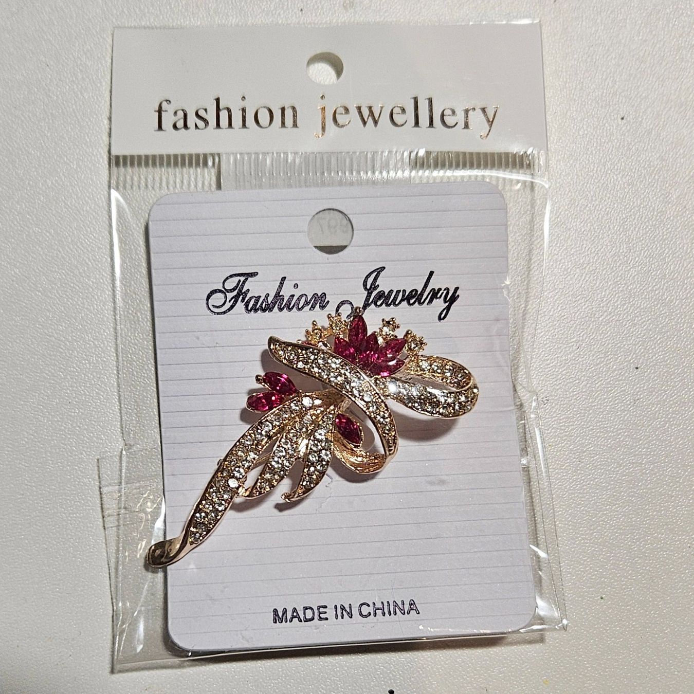Broschen & Nadeln: Broche neuve, strass rubis, style vintage, neuve – Neu (gemäss Beschreibung) aus Lausanne von tal_01 1