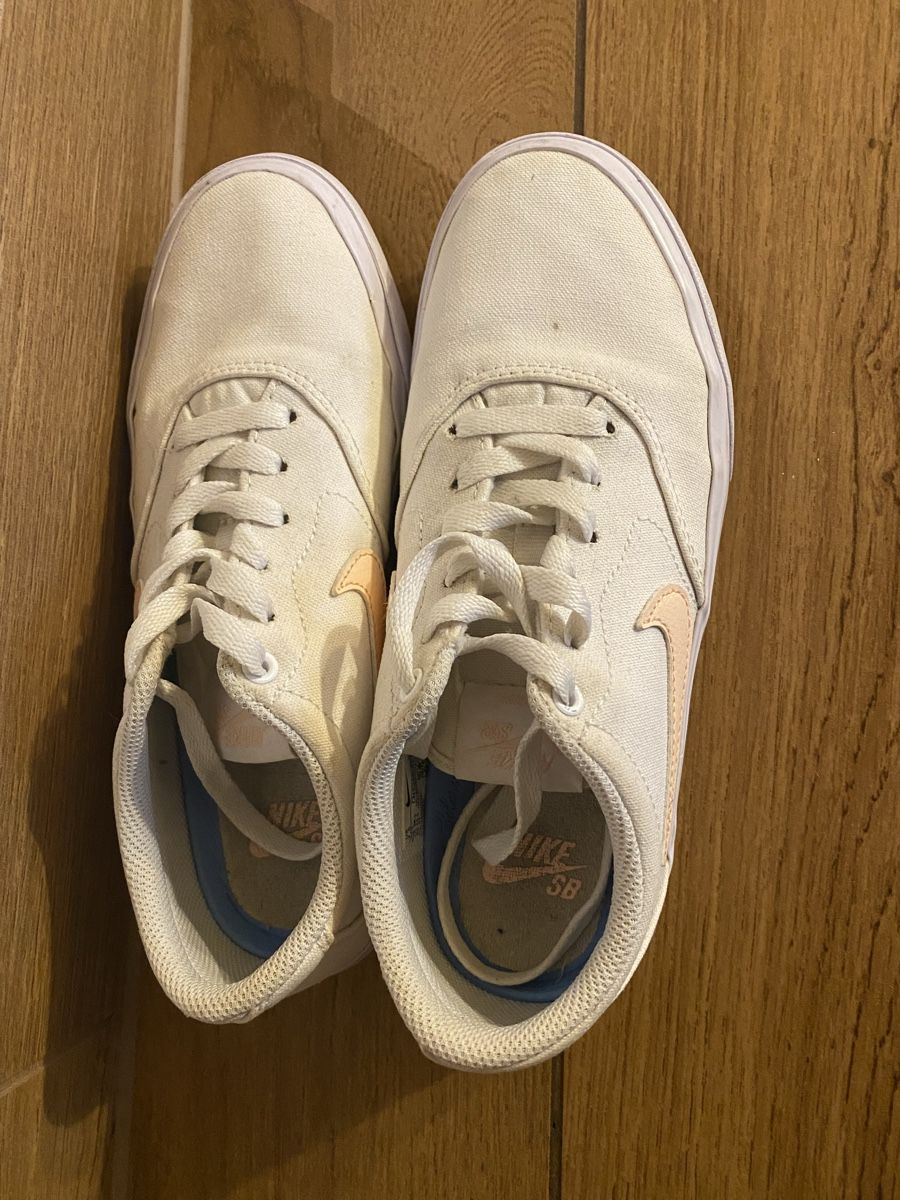 Nike Scarpe da donna: Schuhe Nike Damen Gr. 38.5 – Usato da Langenthal venduto da jessiica_z 3